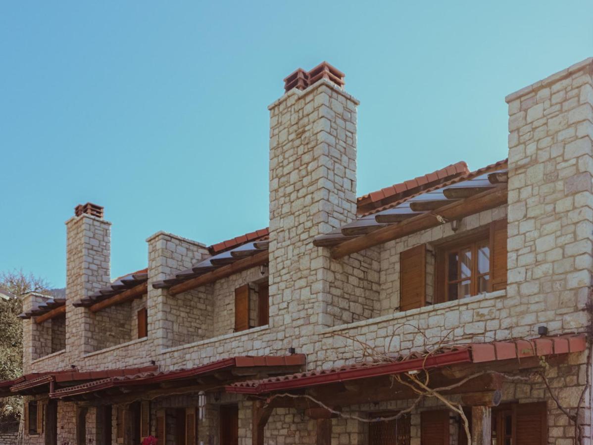 Mezonetes Helmos Apartment Ano Lousoi Екстериор снимка