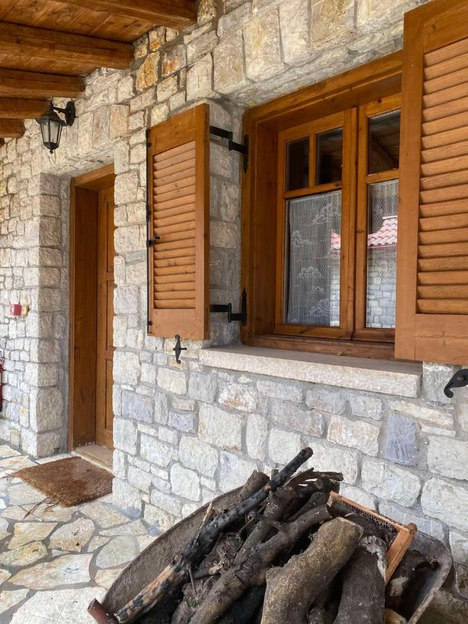 Mezonetes Helmos Apartment Ano Lousoi Екстериор снимка