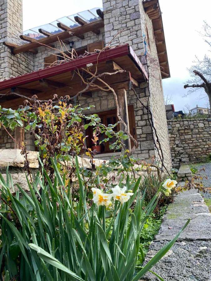 Mezonetes Helmos Apartment Ano Lousoi Екстериор снимка