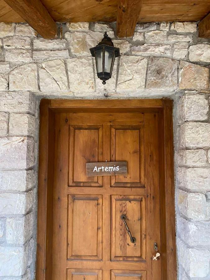 Mezonetes Helmos Apartment Ano Lousoi Екстериор снимка