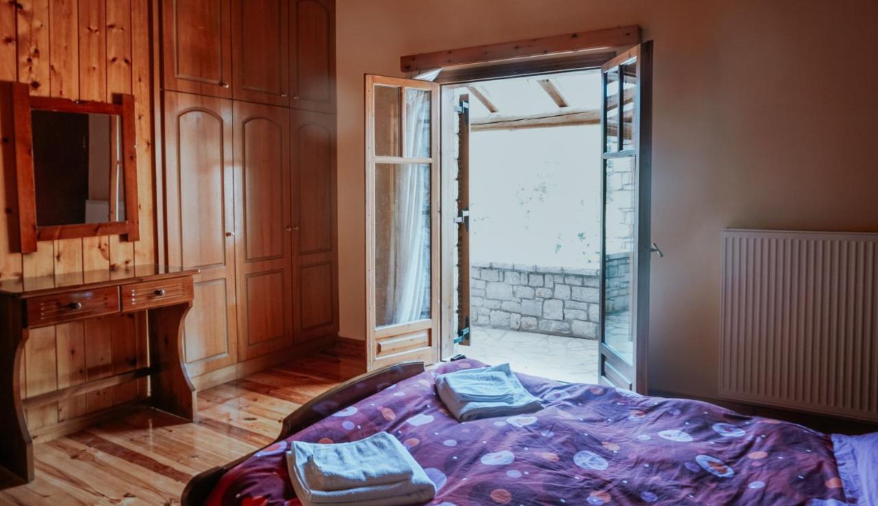 Mezonetes Helmos Apartment Ano Lousoi Екстериор снимка