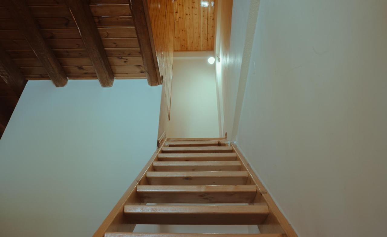 Mezonetes Helmos Apartment Ano Lousoi Екстериор снимка