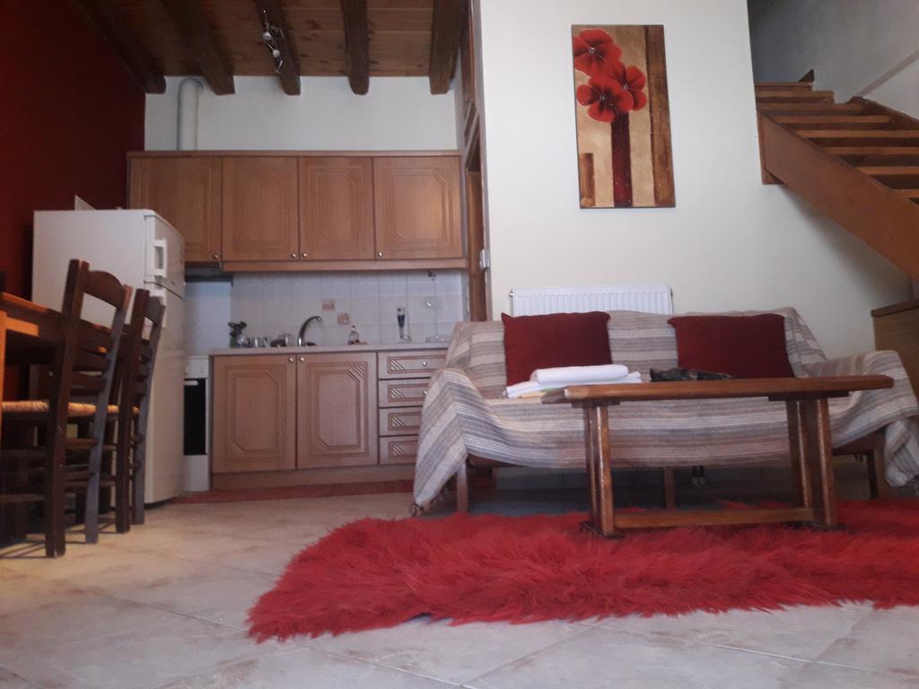 Mezonetes Helmos Apartment Ano Lousoi Екстериор снимка